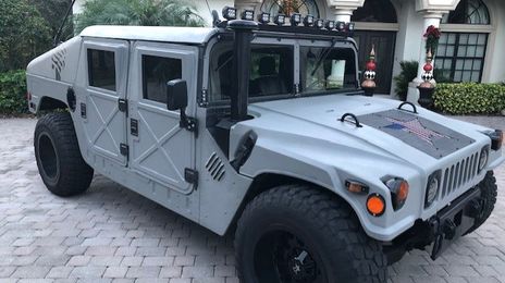 Hummer H1 • 2001 • 1,234 km