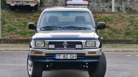 Toyota Hilux • 1996 • 450,000 km