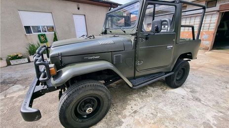 Toyota Belta • 1980 • 90,000 km