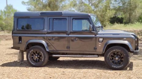 Land Rover Defender • 2014 • 96,700 km