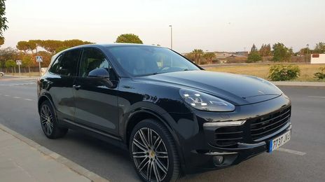 Porsche Cayenne • 2017 • 160,000 km