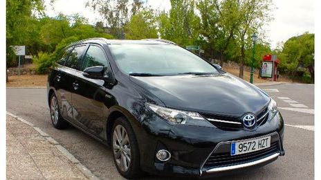 Toyota Auris • 2014 • 87,700 km