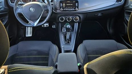 Alfa Romeo Giulietta • 2019 • 50,000 km