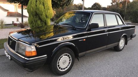 Volvo 240 • 1998 • 160,000 km