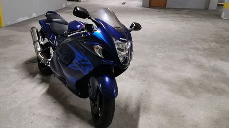 Suzuki hayabusa • 2011 • 27,000 km