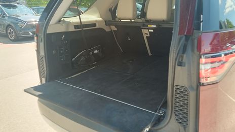 Land Rover Discovery • 2017 • 130,132 km