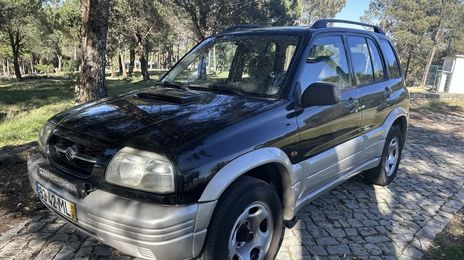 Suzuki Grand Vitara • 1998 • 255,000 km