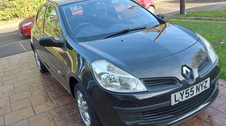 Renault Clio • 2006 • 98,000 km