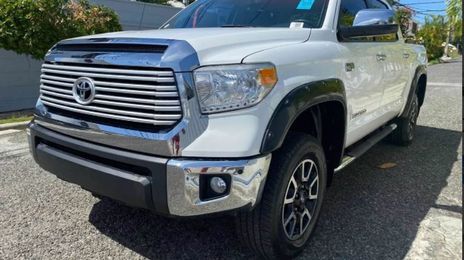 Toyota Tundra • 2016 • 93,000 km