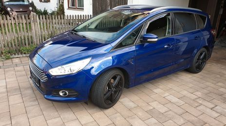 Ford S-Max • 2016 • 70,668 km