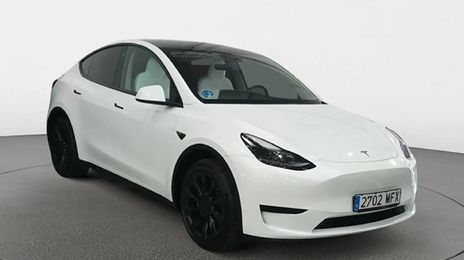 Tesla Model Y • 2023 • 18,300 km