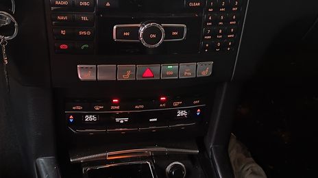 Mercedes-Benz E-Class • 2014 • 216,000 km