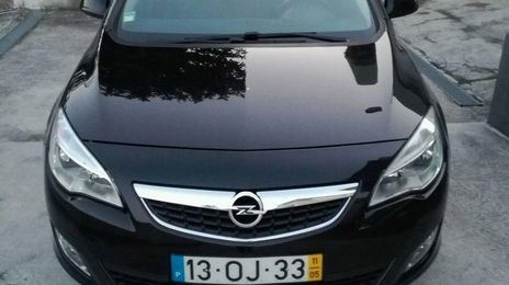 Opel Astra • 2011 • 190,000 km