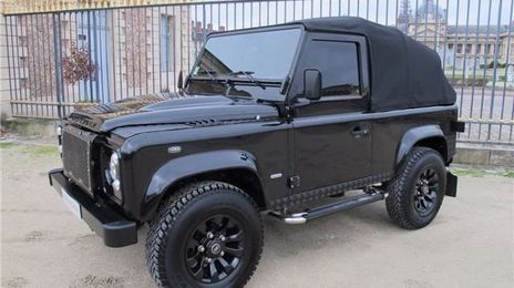 Land Rover Defender • 2012 • 85,000 km