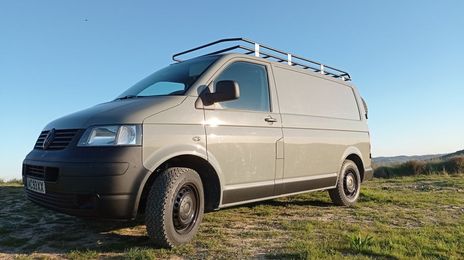 Volkswagen T5 Transporter Shuttle • 2009 • 250,000 km
