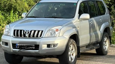 Toyota Land Cruiser • 2003 • 215,000 km