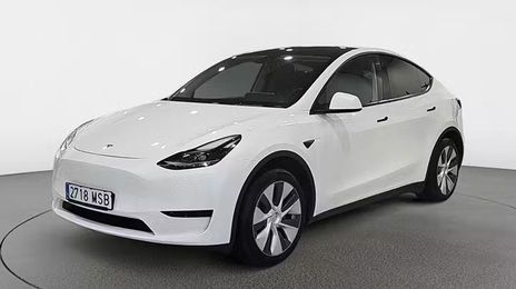 Tesla Model Y • 2024 • 16,942 km