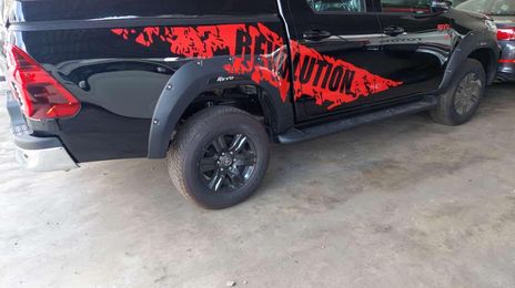 Toyota Hilux • 2023 • 10,000 km