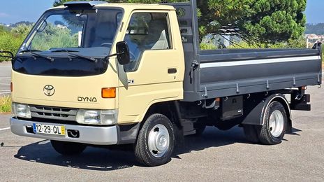 Toyota Dyna • 2000 • 69,000 km