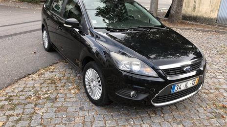 Ford Focus • 2009 • 200,000 km