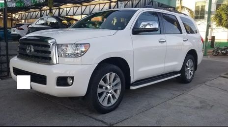 Toyota Sequoia • 2015 • 120,000 km