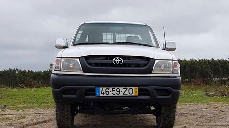 Toyota Hilux • 2005 • 350,000 km