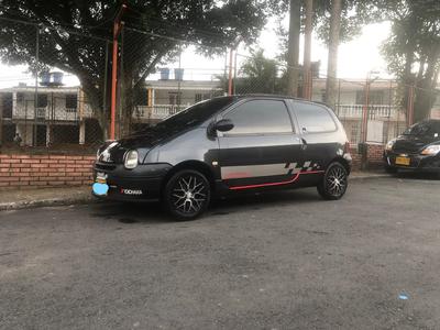 Renault 10 • 2013 • 1,700,000 km