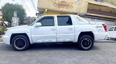 Chevrolet Avalanche • 2002 • 175,000 km