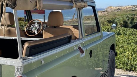 Land Rover Defender • 1984 • 61,000 km
