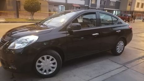 Nissan Versa • 2012 • 208,000 km