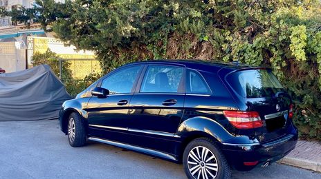 Mercedes-Benz Trieda B • 2011 • 220,000 km