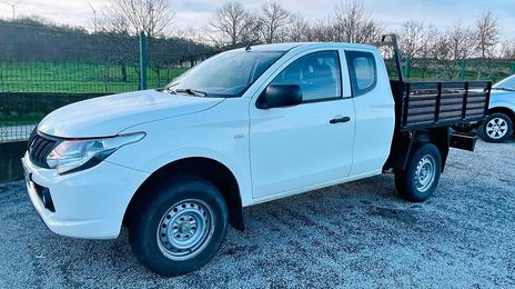 Toyota Hilux • 2016 • 204,000 km