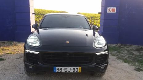Porsche Cayenne • 2017 • 86,000 km