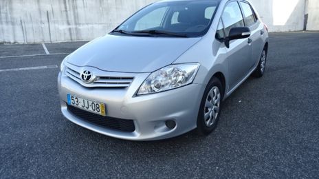 Toyota Auris • 2010 • 100,000 km