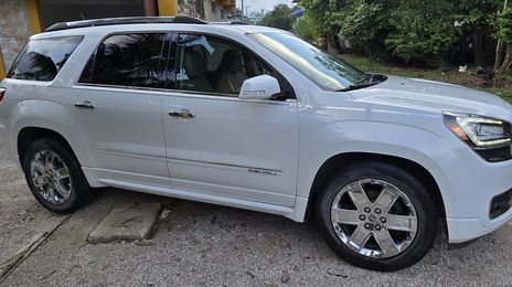 GMC Acadia • 2016 • 107,000 km
