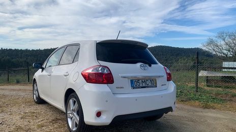Toyota Auris • 2011 • 189,500 km