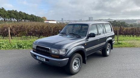 Toyota Land Cruiser • 1994 • 377,000 km