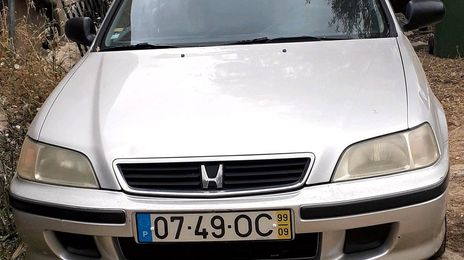 Honda Civic • 1999 • 200,000 km