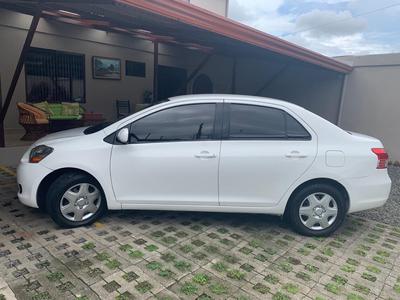 Toyota Yaris • 2008 • 98,000 km