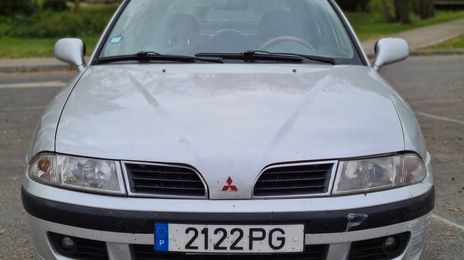 Mitsubishi Carisma • 2002 • 200,000 km
