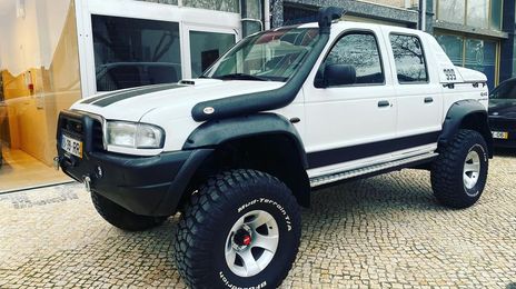 Mazda B2500 • 2001 • 135,000 km