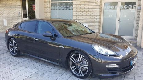 Porsche Panamera • 2011 • 10,000 km