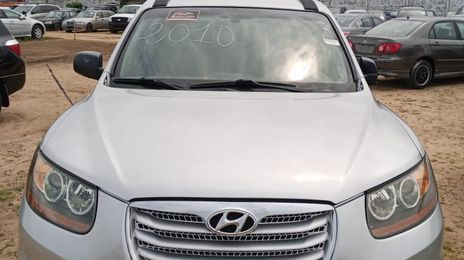 Hyundai Santa Fe • 2010 • 177,000 km