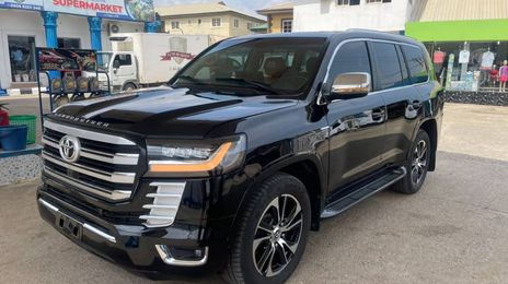 Toyota Land Cruiser • 2020 • 12 km