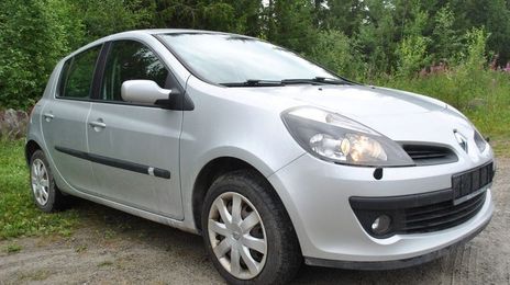 Renault Clio • 2006 • 190,300 km