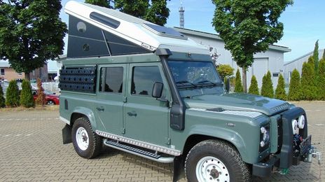 Land Rover Defender • 2015 • 82,235 km