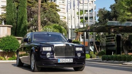 Rolls-Royce Phantom • 2011 • 75,000 km