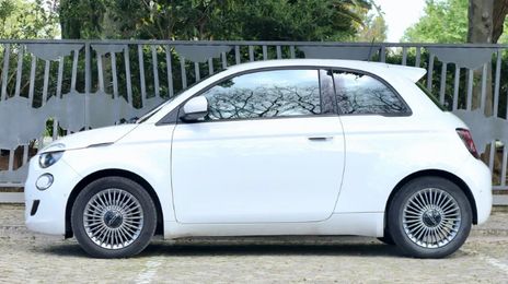 Fiat 500e • 2021 • 42,898 km
