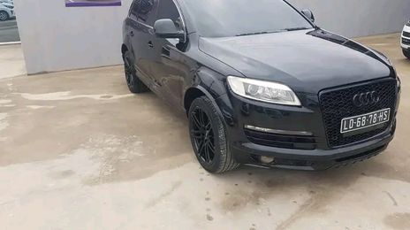 Audi Q7 • 2017 • 50,000 km