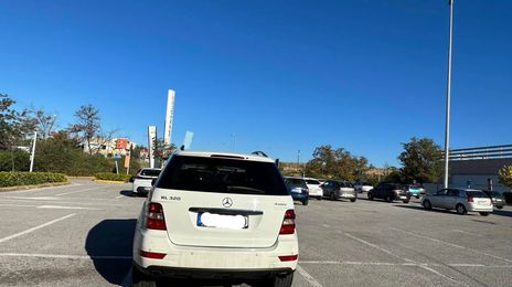 Mercedes-Benz ML350 • 2010 • 312,000 km